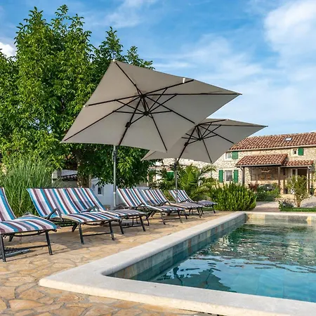 Paradiz Appartement *